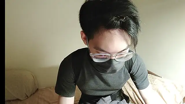 Yang 1069 online show from October 24, 2025, 1:32 pm