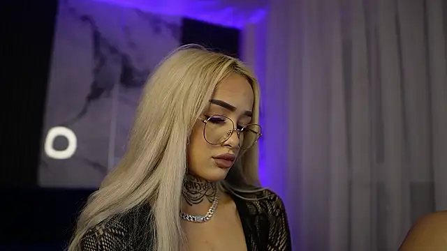 Snapshot of blondie_muller chatting on February 7, 2026, 9:01 pm blondie muller online show from February 7, 2026, 9:01 pm