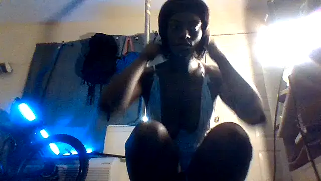 Snapshot of Wettebonnyy chatting on February 16, 2025, 7:15 am Wettebonnyy online show from February 16, 2025, 7:15 am