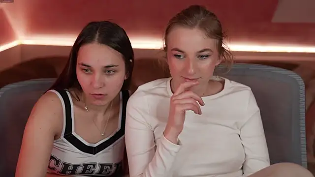 Snapshot of Inessa_Song chatting on February 26, 2025, 3:32 pm Inessa Song online show from February 26, 2025, 3:32 pm