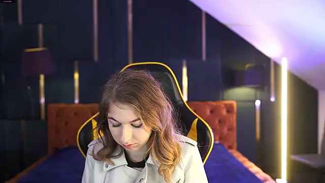 Snapshot of Inessa_Song chatting on March 6, 2025, 11:25 am Inessa Song online show from March 6, 2025, 11:25 am