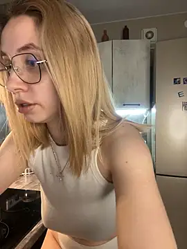 Snapshot of Kitty_Katrine chatting on December 18, 2025, 3:05 pm Kitty Katrine online show from December 18, 2025, 3:05 pm