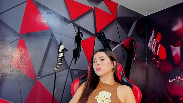 Hana and Zeta online show from November 10, 2025, 12:10 pm