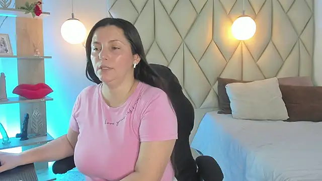 angelswets online show from May 13, 2026, 2:02 pm