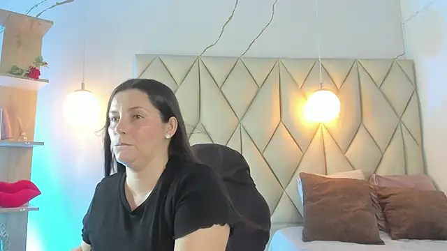 angelswets online show from May 9, 2026, 1:58 pm