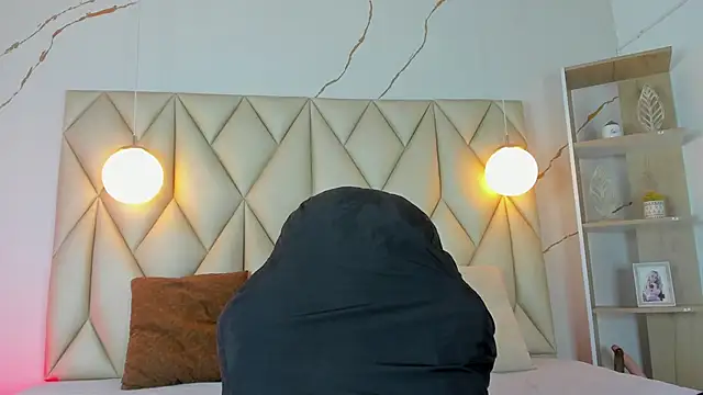 angelswets online show from November 6, 2025, 1:59 pm