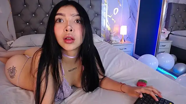 Snapshot of pettit_courtny chatting on February 23, 2025, 12:51 am pettit courtny online show from February 23, 2025, 12:51 am