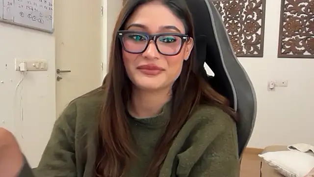 Snapshot of GoddessAnna chatting on November 30, 2025, 4:41 pm GoddessAnna online show from November 30, 2025, 4:41 pm