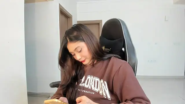 Snapshot of GoddessAnna chatting on December 7, 2024, 6:32 pm GoddessAnna online show from December 7, 2024, 6:32 pm