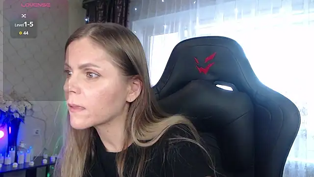 JessieOMays online show from April 14, 2026, 12:15 am