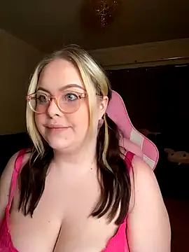 Snapshot of ChubbyBubs chatting on November 2, 2025, 9:58 am ChubbyBubs online show from November 2, 2025, 9:58 am