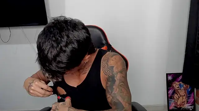 Snapshot of pettergrey1 chatting on October 23, 2025, 11:25 pm pettergrey1 online show from October 23, 2025, 11:25 pm