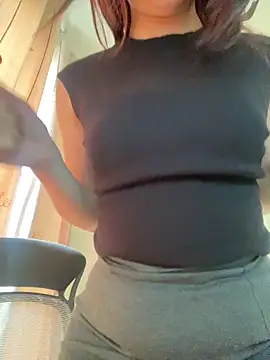 Snapshot of Liliya-77 chatting on February 9, 2026, 5:49 am Liliya-77 online show from February 9, 2026, 5:49 am