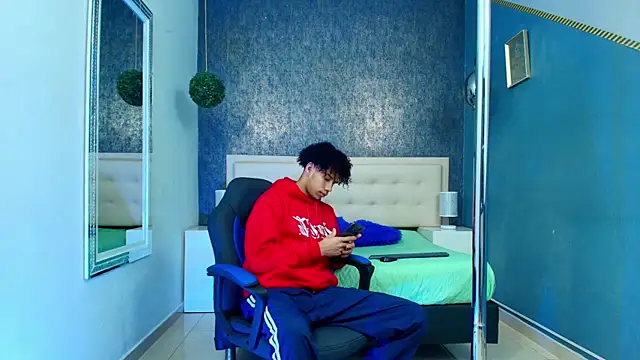 Snapshot of Erick_Zhimerman chatting on October 13, 2025, 3:41 am Erick Zhimerman online show from October 13, 2025, 3:41 am