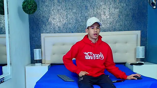 Snapshot of Erick_Zhimerman chatting on October 12, 2025, 4:14 am Erick Zhimerman online show from October 12, 2025, 4:14 am