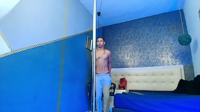 Snapshot of Erick_Zhimerman chatting on October 4, 2025, 2:46 am Erick Zhimerman online show from October 4, 2025, 2:46 am