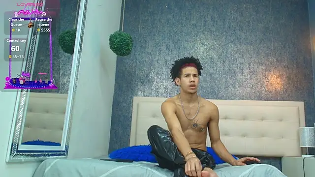 Snapshot of Erick_Zhimerman chatting on October 22, 2025, 3:50 am Erick Zhimerman online show from October 22, 2025, 3:50 am