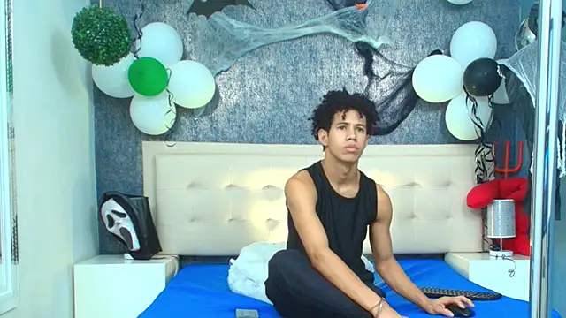 Snapshot of Erick_Zhimerman chatting on November 2, 2025, 3:44 am Erick Zhimerman online show from November 2, 2025, 3:44 am