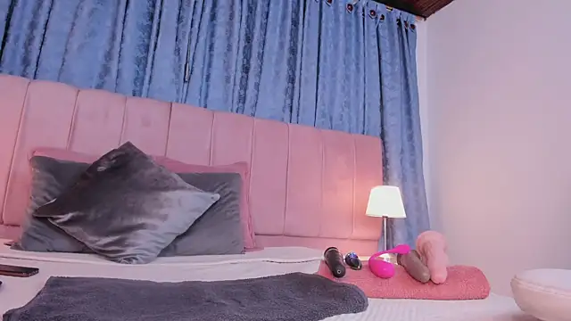 x milu online show from November 9, 2025, 4:11 pm