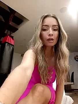 Loly Horny online show from April 21, 2026, 1:42 am