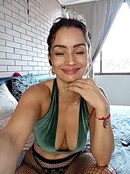 Loly Horny online show from May 7, 2026, 9:40 pm
