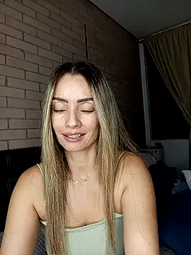 Loly Horny online show from May 9, 2026, 1:09 am