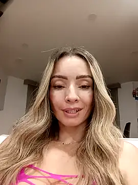 Loly Horny online show from April 21, 2026, 3:02 am