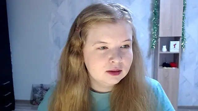 Snapshot of Melina_Hot9 chatting on December 20, 2025, 5:32 am Melina Hot9 online show from December 20, 2025, 5:32 am