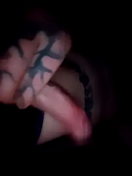 Snapshot of B1GBoyUk chatting on December 15, 2025, 1:33 am B1GBoyUk online show from December 15, 2025, 1:33 am