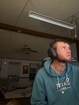 Snapshot of dcockell chatting on October 27, 2025, 6:14 am dcockell online show from October 27, 2025, 6:14 am