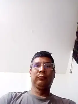 Snapshot of PequeArely chatting on December 30, 2024, 6:09 am PequeArely online show from December 30, 2024, 6:09 am