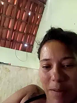 Snapshot of jhonleno78 chatting on February 23, 2025, 2:35 pm jhonleno78 online show from February 23, 2025, 2:35 pm