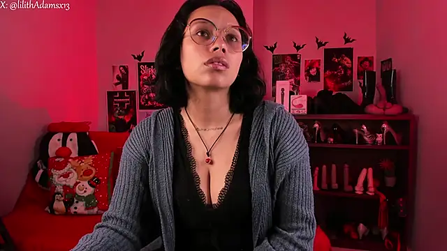 lilith-deveraux online show from December 18, 2025, 2:10 pm