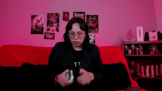 lilith-deveraux online show from October 20, 2025, 2:17 pm