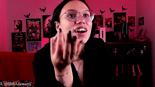 lilith-deveraux online show from April 10, 2026, 5:09 pm