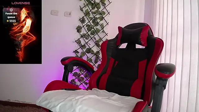 Snapshot of darkviper26 chatting on November 7, 2025, 7:18 pm darkviper26 online show from November 7, 2025, 7:18 pm