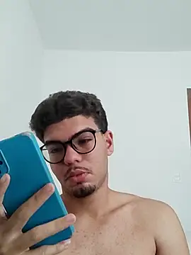 Snapshot of Edwardsky000 chatting on October 19, 2025, 10:18 am Edwardsky000 online show from October 19, 2025, 10:18 am