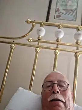 Snapshot of NawtyB1965 chatting on December 17, 2025, 7:08 pm NawtyB1965 online show from December 17, 2025, 7:08 pm