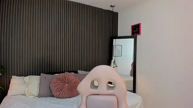 Axel brunette1 online show from March 16, 2026, 5:44 am