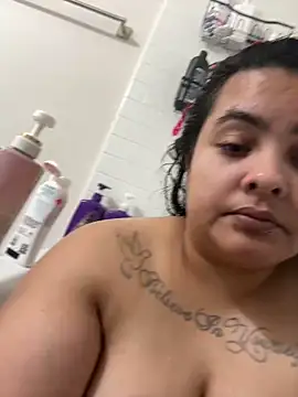 Snapshot of DatBishYouMiss chatting on December 13, 2024, 5:10 pm DatBishYouMiss online show from December 13, 2024, 5:10 pm