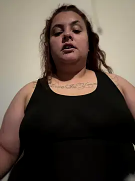 Snapshot of DatBishYouMiss chatting on December 17, 2025, 7:02 am DatBishYouMiss online show from December 17, 2025, 7:02 am