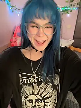 Snapshot of MaddisonHaas chatting on April 23, 2026, 1:35 pm MaddisonHaas online show from April 23, 2026, 1:35 pm