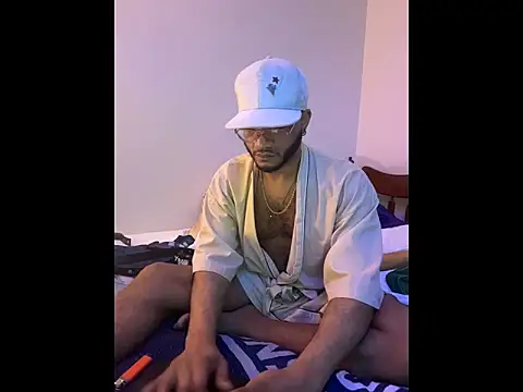 Snapshot of KySir1990 chatting on February 11, 2026, 1:05 am KySir1990 online show from February 11, 2026, 1:05 am