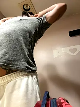 Snapshot of KySir1990 chatting on October 29, 2025, 10:09 pm KySir1990 online show from October 29, 2025, 10:09 pm