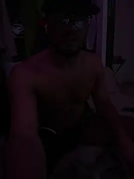 Snapshot of KySir1990 chatting on November 9, 2025, 12:25 am KySir1990 online show from November 9, 2025, 12:25 am