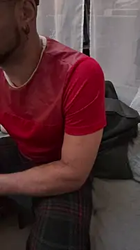 Snapshot of KySir1990 chatting on November 19, 2025, 11:05 pm KySir1990 online show from November 19, 2025, 11:05 pm