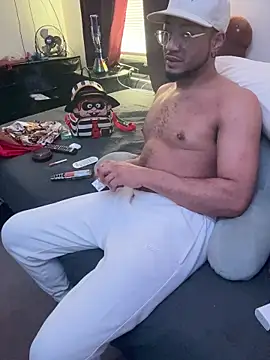 Snapshot of KySir1990 chatting on November 3, 2025, 7:50 pm KySir1990 online show from November 3, 2025, 7:50 pm