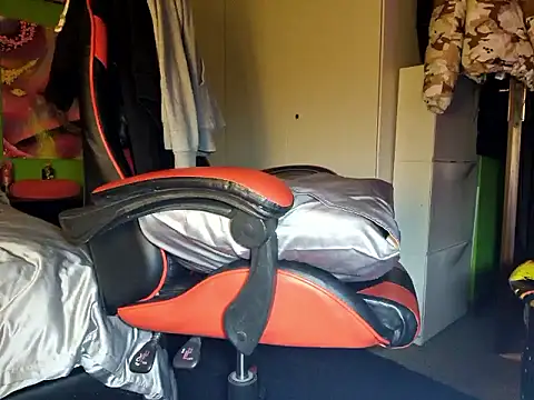 MASTERBULLY online show from November 29, 2025, 1:39 am