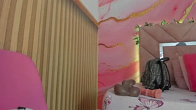 Taylor  cooper online show from February 13, 2026, 6:30 pm