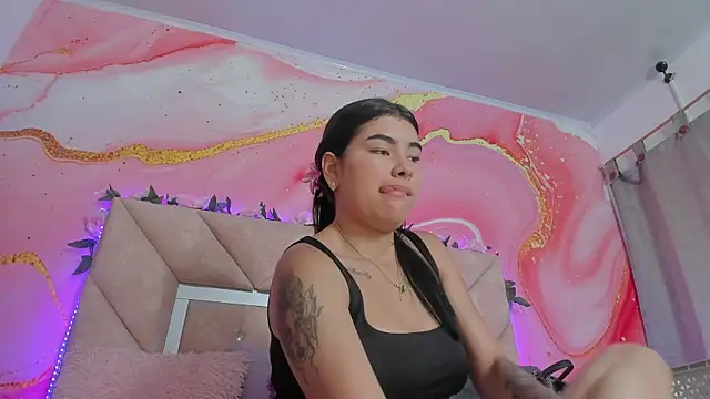 Taylor  cooper online show from November 24, 2025, 6:30 pm